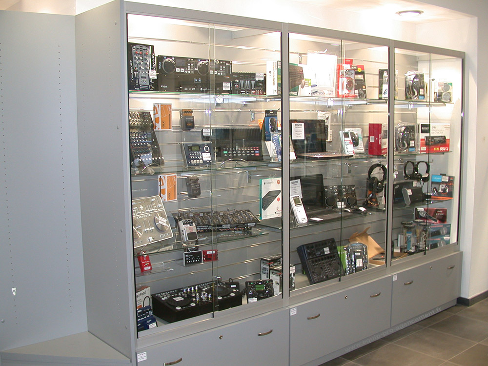 vitrine aluminium pour exposition des produits image et son